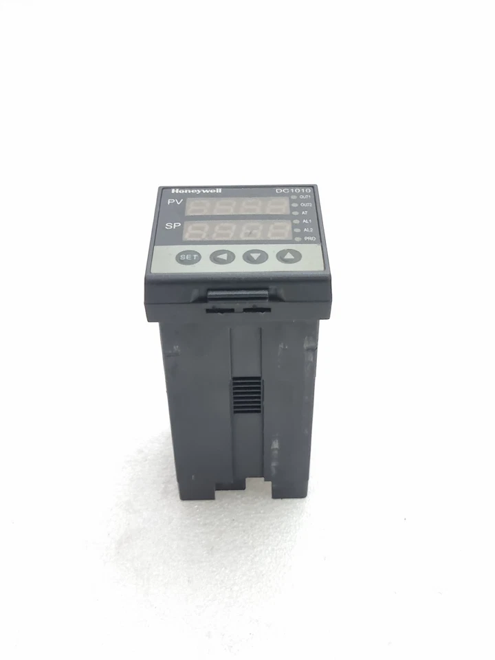 Honeywell DC1010CT-102000-E 85-265Vac Temperature Controller (Used Working)